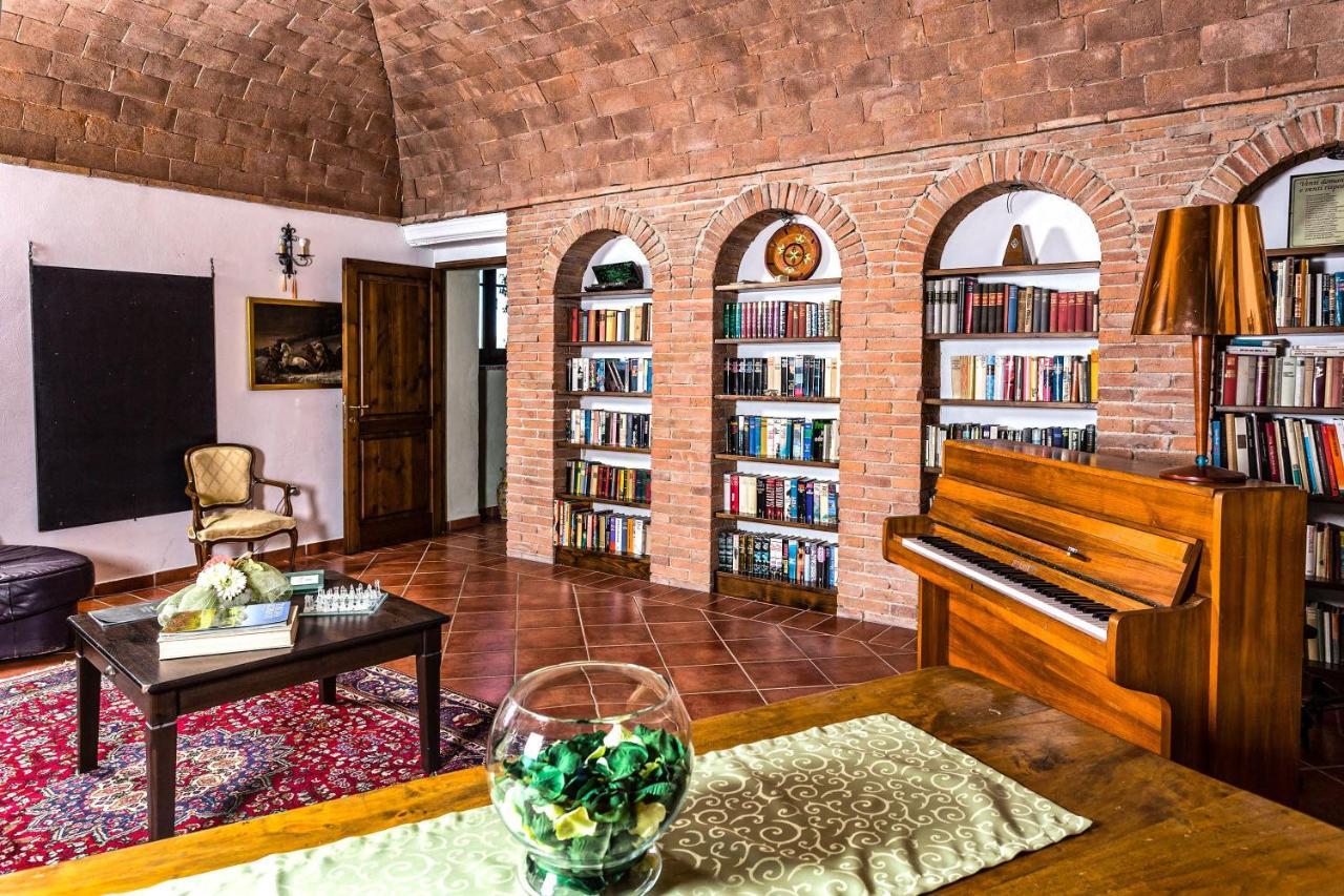 Poderino San Cristoforo Lajatico Esterno foto